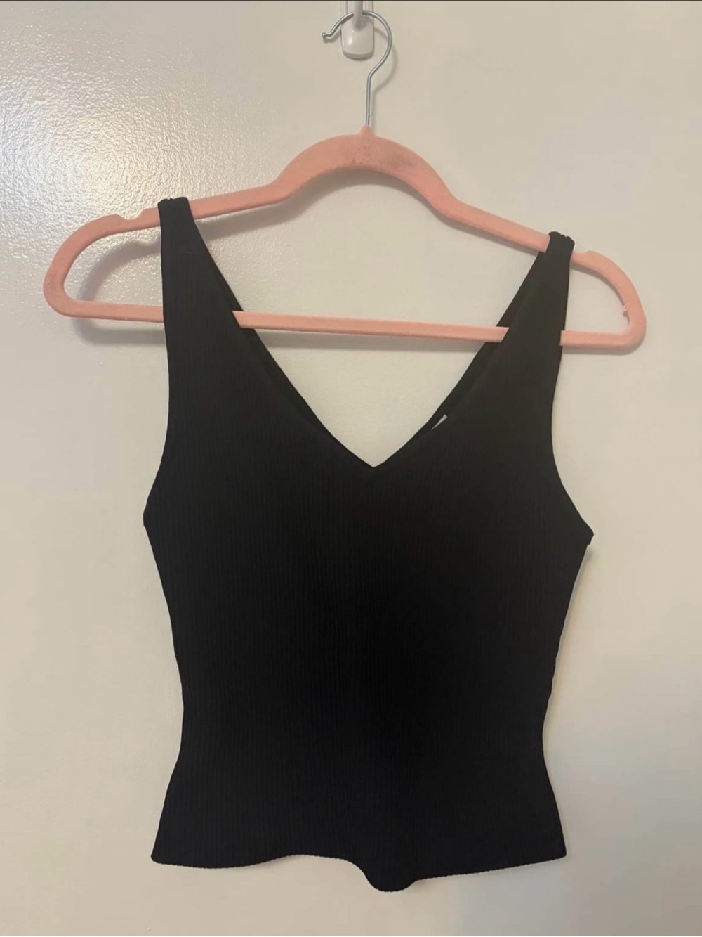 Aritzia Babaton Sculpt Black Ribbed V-Neck Tank Top